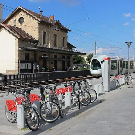 Chez Jules - Tram, Bus, 8 Pers., 3ch, Wifi Apartment *